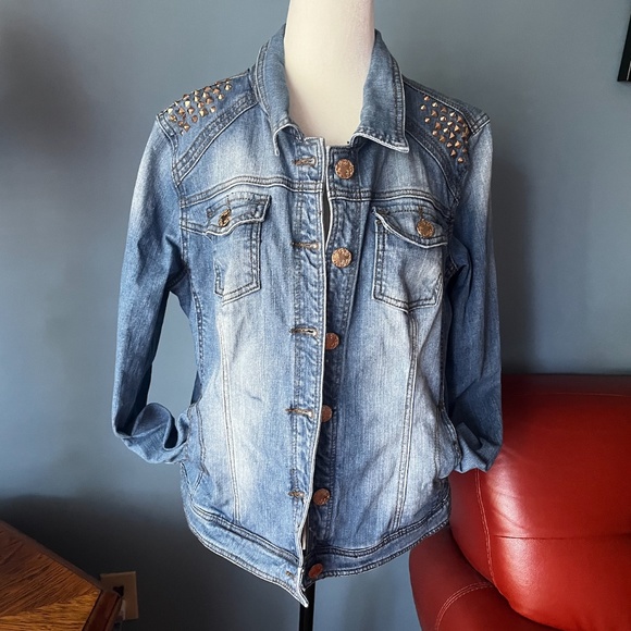 Point Zero and Nicole Benisti studded faded denim jacket EUC - Picture 1 of 11